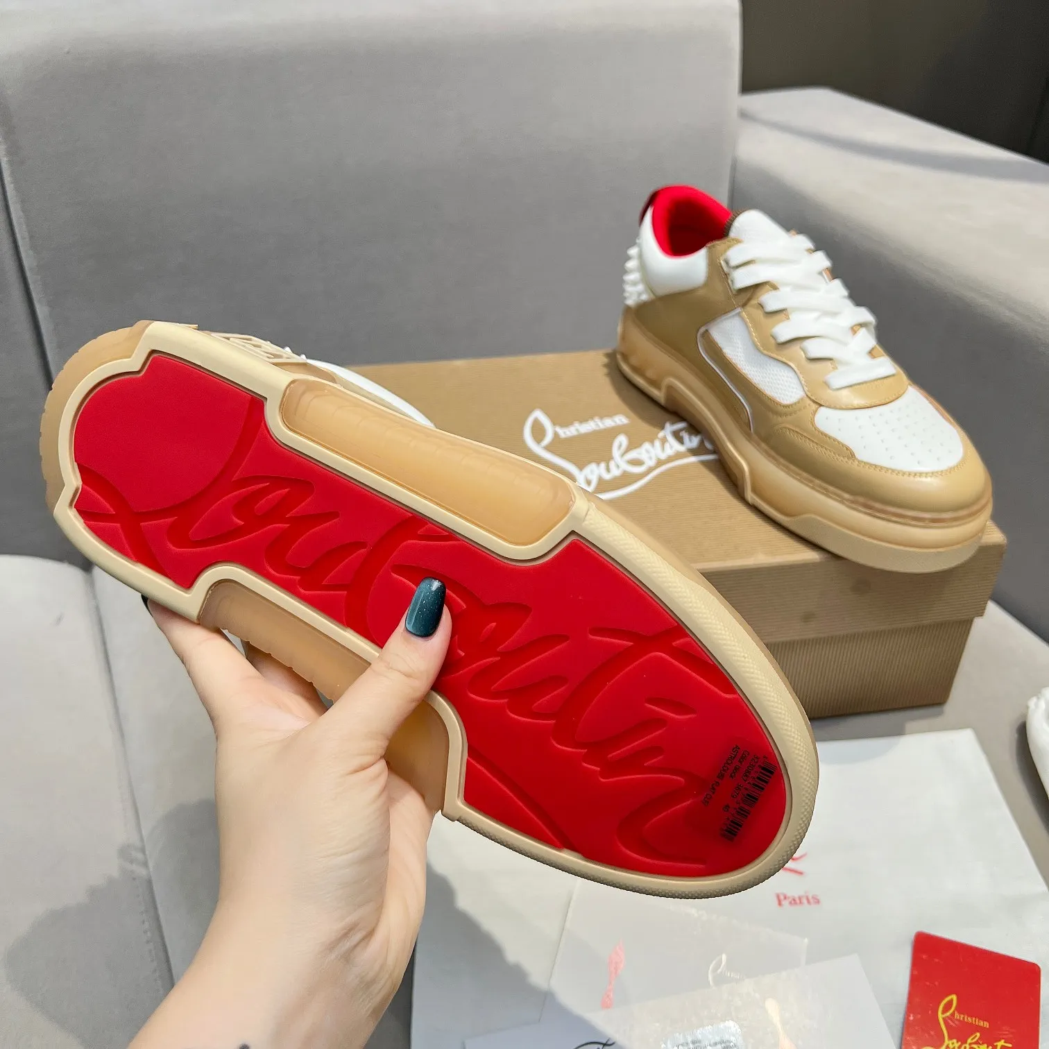Men's shoes 💰700 🌹🌹🌹̋ Wang Junkai Yang Mi Xu Kai Zhang Jingyi Ding Chengxin Chen Muchi Wang Ziyi Same style Christian Louboutin 2024 [New product] ASTROLOUBI unisex thick-soled sports shoes red-soled shoes perfectly integrate fashion and sports, The fabrics are made of luxurious calfskin, soft suede, smooth satin and laminated leather, and the back is decorated with classic rivets. The interior is blended with a knitted tongue for added durability, breathability and quick-drying comfort. The outsole is made of a combination of EVA foam and imported rubber, and the colorful CL iconic letters on the side of the outsole show the brand's unique style. It is a ceiling-level comfortable skate shoe! ! ! Currently men’s size 39--45 (women’s size 35--40)